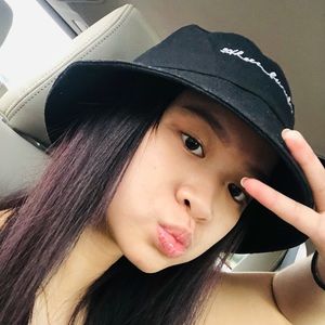 Meet your Posher, Lena